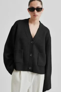 Second Female Alpha neuletakki, black