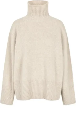 Second Female Alpha pooloneule, pumice stone