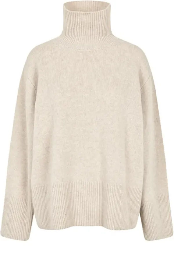 Second Female Alpha pooloneule, pumice stone