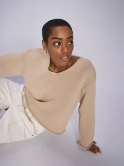 Mos Mosh Bine neule v-kaula-aukolla, sesame