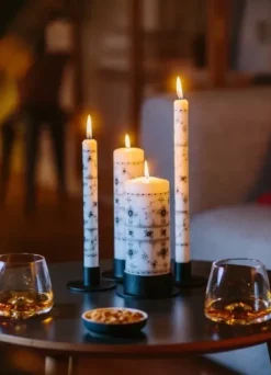 Kunstindustrien Blue Fluted kuviokruunukynttilä 25cm, sininen