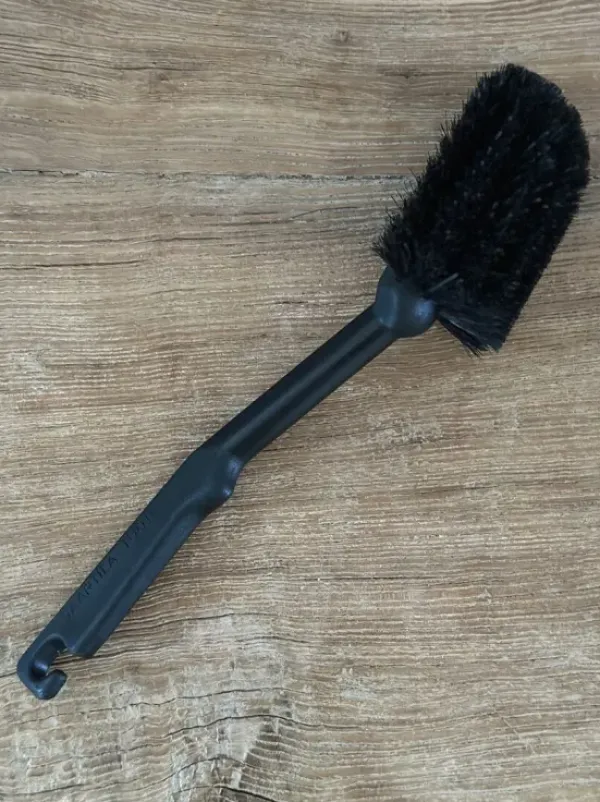 Cilla's - musta tiskiharja