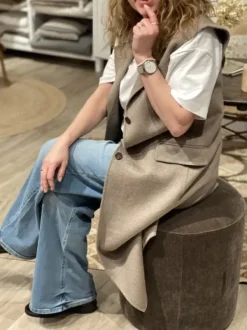 Second Female Cira villakangasliivi, fallen rock