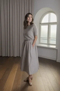 Original Story Claressa puuvillahame leveällä käänteellä, greige