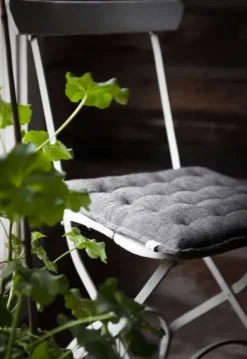 Cafe Latte Ernst - istuintyyny 40x40 cm, musta