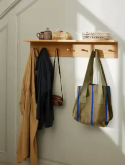 Cafe Latte Ferm Living - Naulakko hyllyllä L, tammi