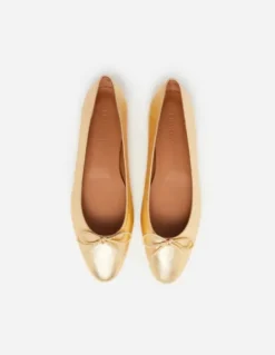 Flattered - Bodil kultaballerinat