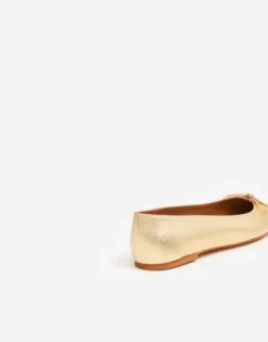 Flattered - Bodil kultaballerinat