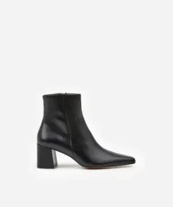 Flattered - Riley nilkkurit nahkaa, musta