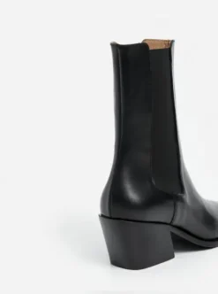 Flattered - Sandra nilkkurit nahkaa, musta