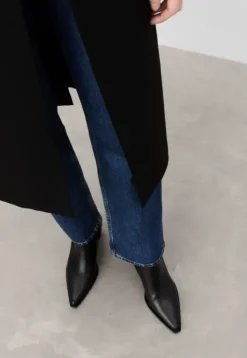 Flattered - Sandra nilkkurit nahkaa, musta