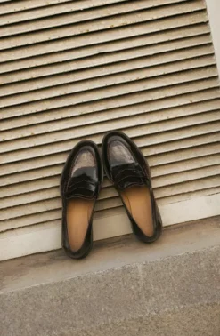 Flattered - Sara nahkaloaferit, patent burgundi