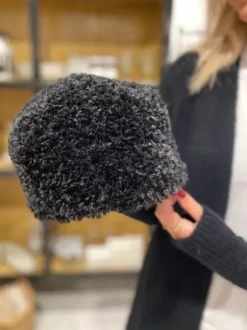 Gauhar Helsinki Gauhar - Faux fur tekoturkishattu, black