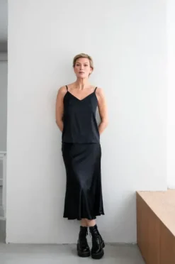 Gauhar Helsinki Gauhar - silkkitoppi v-neck, black