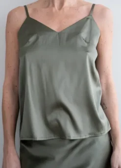 Gauhar Helsinki Gauhar - silkkitoppi v-neck, green