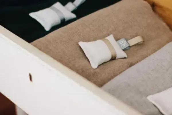 Gauhar Helsinki Gauhar - tuoksutyyny, Iris