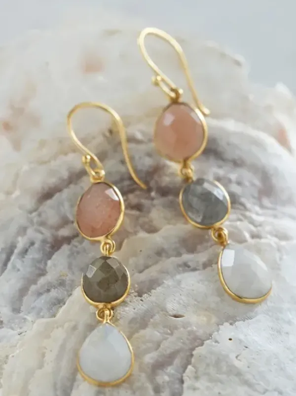 a Beautiful Story Granted Peach Moonstone Labradorite Moonstone GP korvakorut