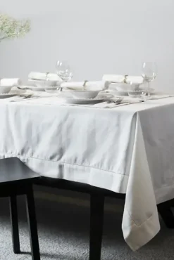 Himla - Ebba pellavapöytäliina, valkoinen 160x160cm