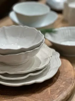 Olsson & Jensen Judith ruokalautanen/tarjoilulautanen Ø27cm