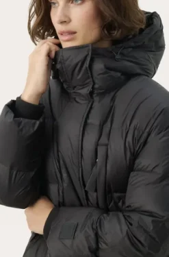 Part Two Labika untuvatakki, black