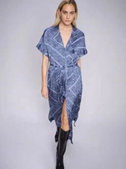 Mos Mosh Lisha Boarda mekko, spellbound