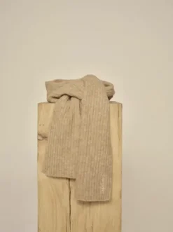 Mos Mosh Lora villahuivi, tannin