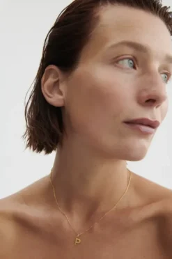 Pernille Corydon Love Letter kirjainriipus, kulta