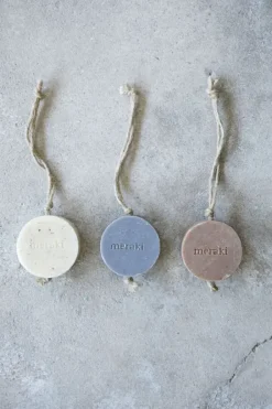 Meraki - syväpuhdistava palasaippua narulla, charcoal