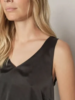 Mos Mosh - Astrid v-neck silkkitoppi, black