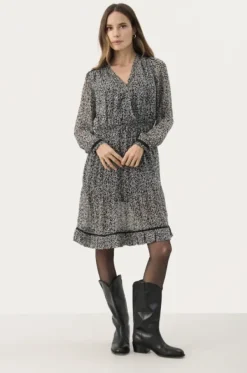 Part Two Munya mekko, dark navy micro flower