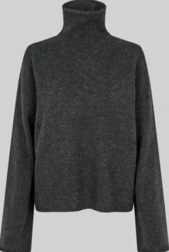 Second Female Neva pooloneule, dark grey melange