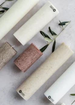 Kunstindustrien Oliiviöljykynttilä 6 cm x 10cm, hazelnut