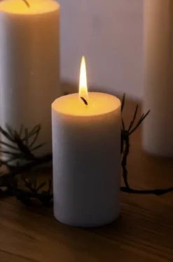 Kunstindustrien Oliiviöljykynttilä 6 cm x 10cm, sand