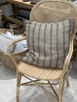 Olsson & Jensen - Lotta rottinkituoli käsinojilla