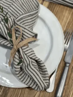 Olsson & Jensen - pellavaservetti, raidallinen 45x45 cm