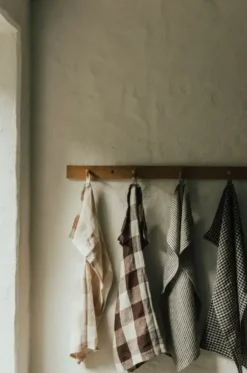 Olsson & Jensen - raidallinen keittiöpyyhe pellavaa