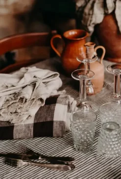 Olsson & Jensen - Raidallinen pöytäliina 150x300