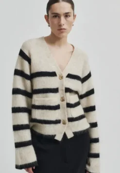 Second Female Ovalis neuletakki, brazilian sand