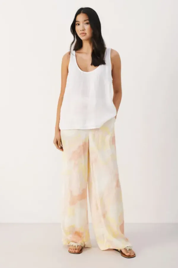 Part Two – Astrid toppi, bright white