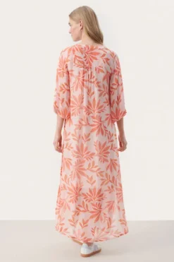 Part Two - Berit mekko, potpourri delicate