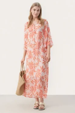 Part Two - Berit mekko, potpourri delicate