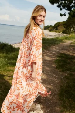 Part Two - Berit mekko, potpourri delicate