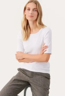 Part Two - Cait t-paita, bright white