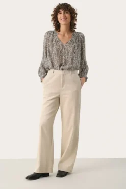 Part Two - Clarisse vakosamettihousut, french oak