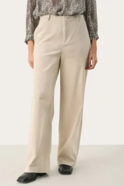 Part Two - Clarisse vakosamettihousut, french oak