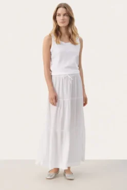 Part Two - Getia pellavahame, bright white