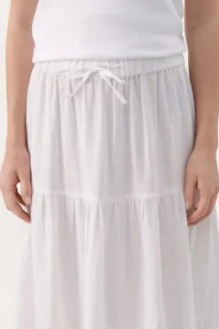 Part Two - Getia pellavahame, bright white