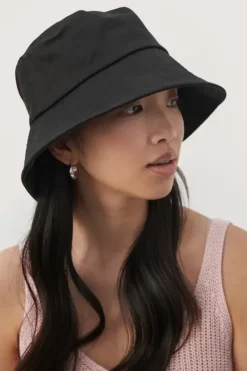 Part Two - Groa hattu, black