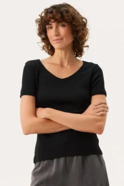 Part Two - June t-paita, black