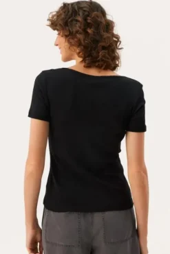 Part Two - June t-paita, black